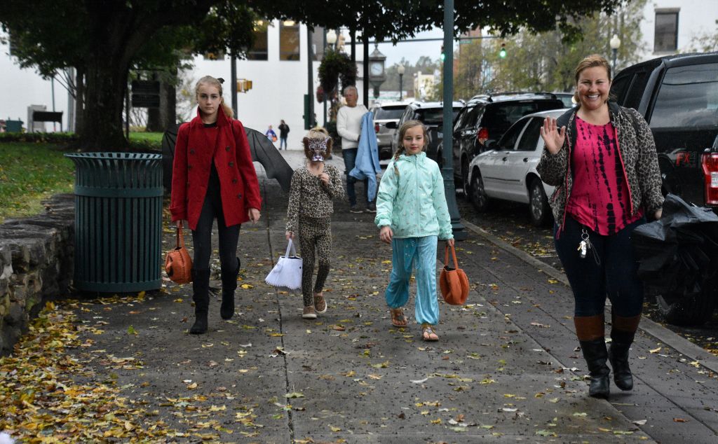 halloween 2019 004 (1024x634).jpg